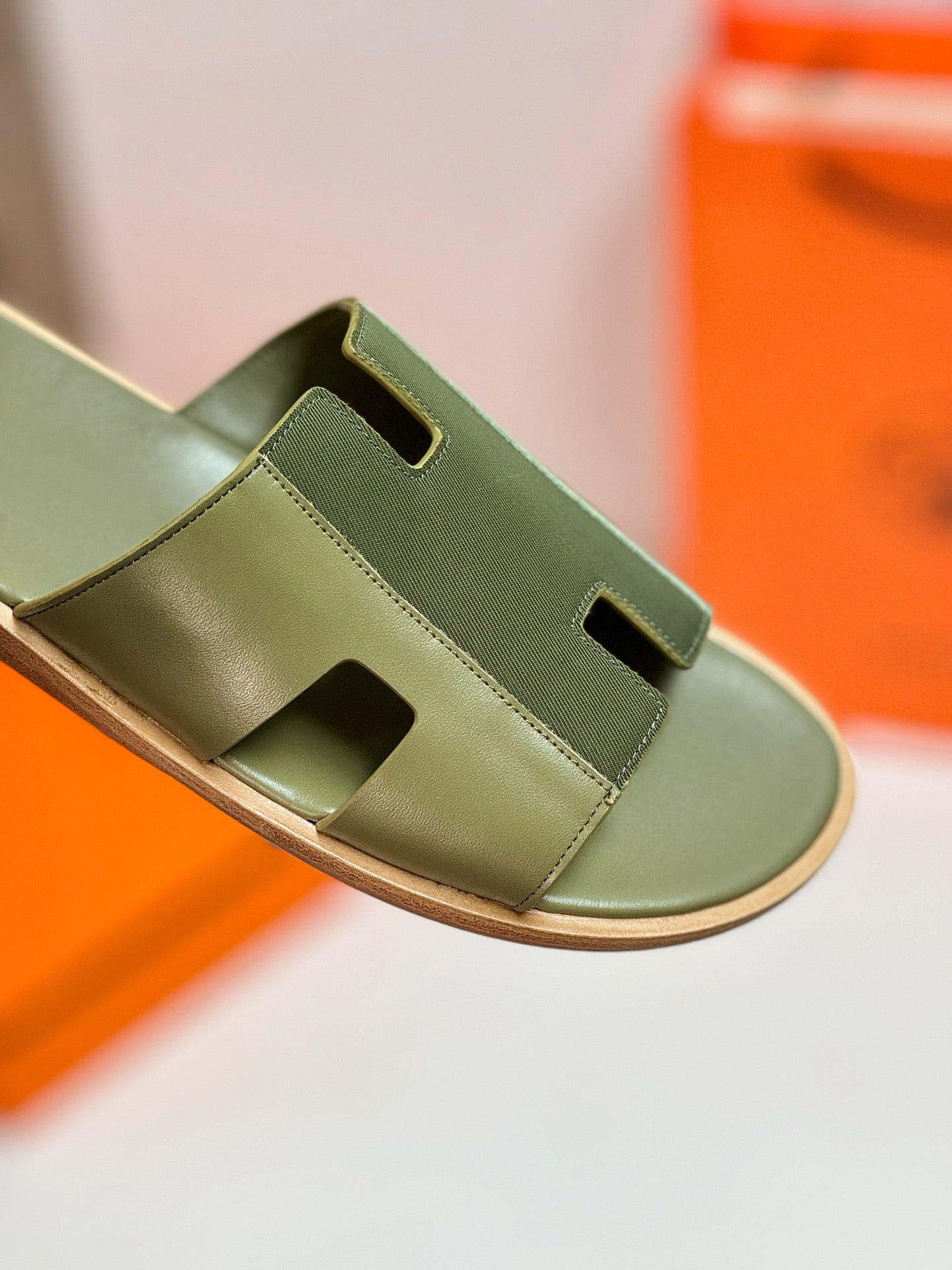 HERMES IZMIR SANDAL OLIVE MIX MOSS LAMBSKIN