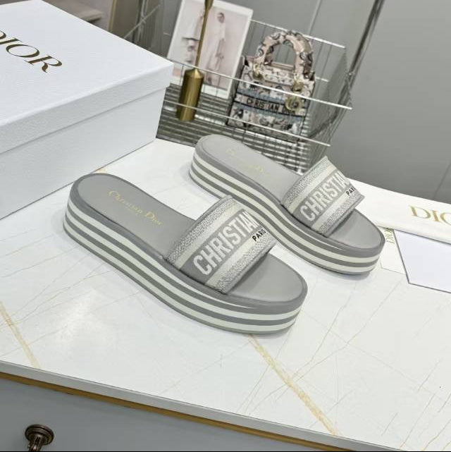 DIOR CD DWAY PLATFORM SLIDE IN GRAY AND WHITE COTTON STRIPED SOLE