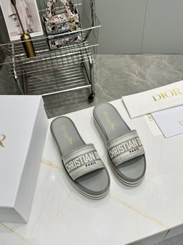 DIOR CD DWAY PLATFORM SLIDE IN GRAY AND WHITE COTTON STRIPED SOLE