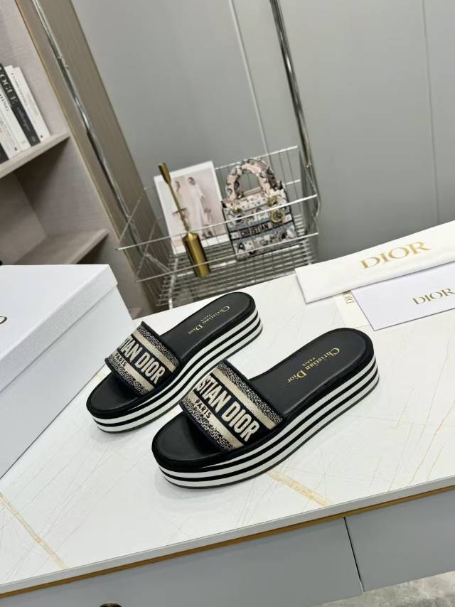 DIOR CD DWAY PLATFORM SLIDE IN BLACK AND WHITE COTTON STRIPED SOLE