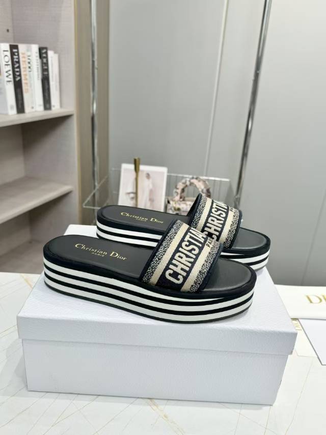 DIOR CD DWAY PLATFORM SLIDE IN BLACK AND WHITE COTTON STRIPED SOLE