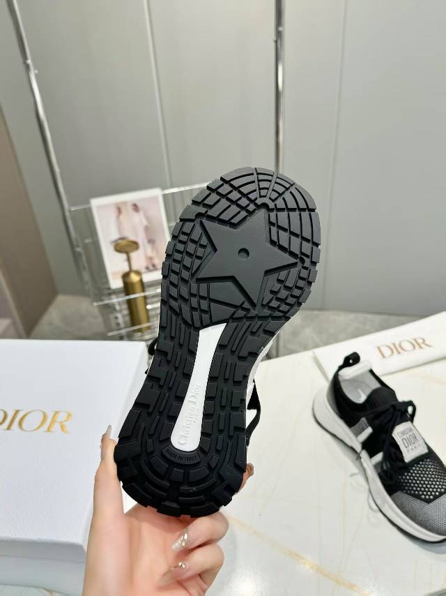 DIOR CD RUN SNEAKER 25S IN BLACK MESH FABRIC TWO-TONE SOLE