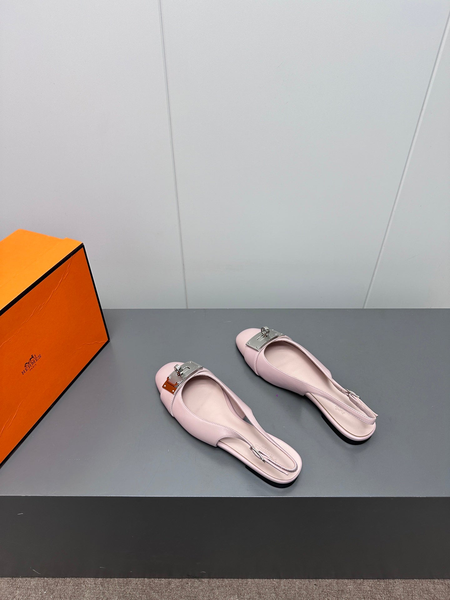 HERMES INNOCENTE SLINGBACK IN LIGHT PINK CALFSKIN