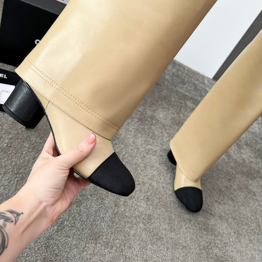 CHANEL 25S HIGH BOOTS 55MM IN CARAMEL BEIGE CALFSKIN AND BLACK CANVAS GOLD HARDWARE
