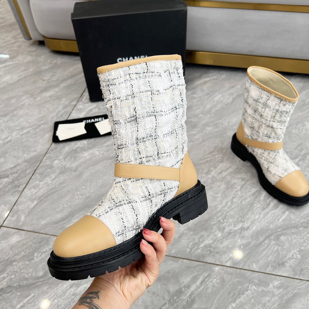 CHANEL 25S MID-CALF BOOTS 45MM IN LIGHT BROWN CALFSKIN AND WHITE TWEED GOLD HARDWARE