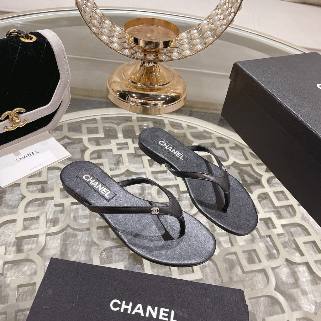 CHANEL Double  Flip Flop Thongs Black Sheepskin
