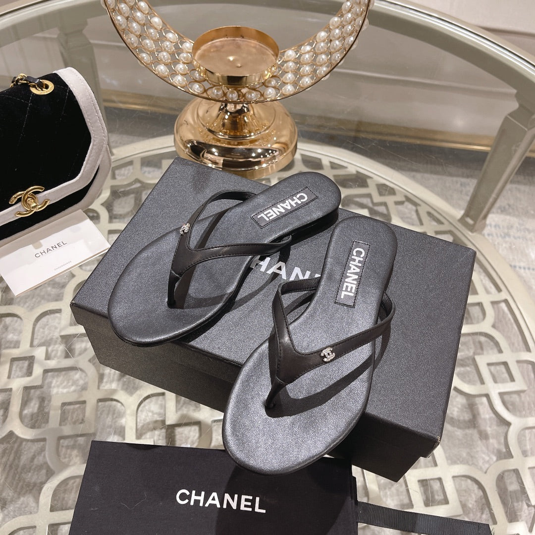 CHANEL Double  Flip Flop Thongs Black Sheepskin
