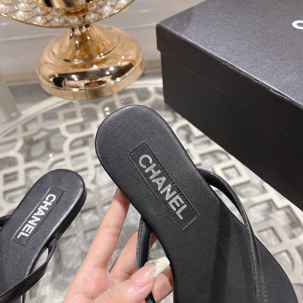 CHANEL Double  Flip Flop Thongs Black Sheepskin