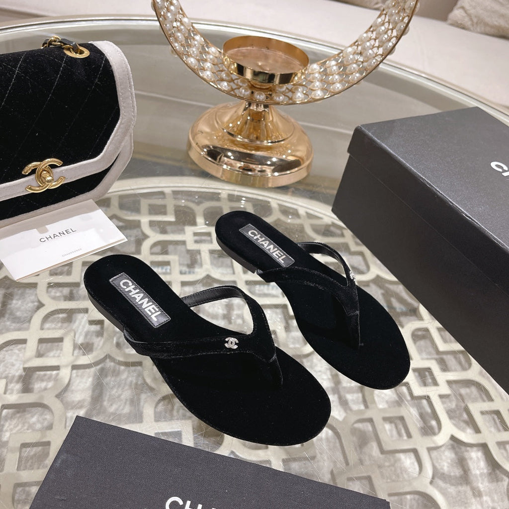 CHANEL Double  Velvet Flip Flop Thongs Black