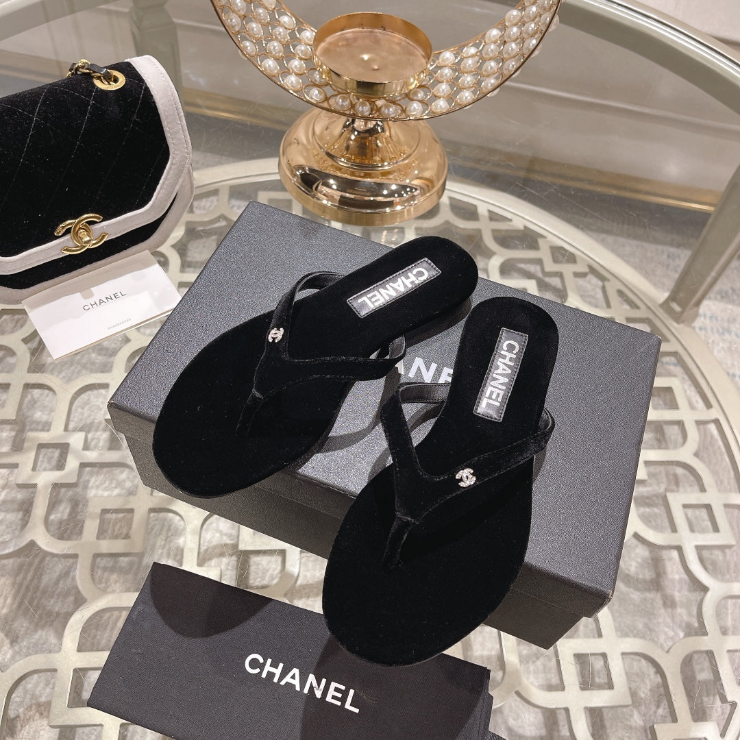 CHANEL Double  Velvet Flip Flop Thongs Black