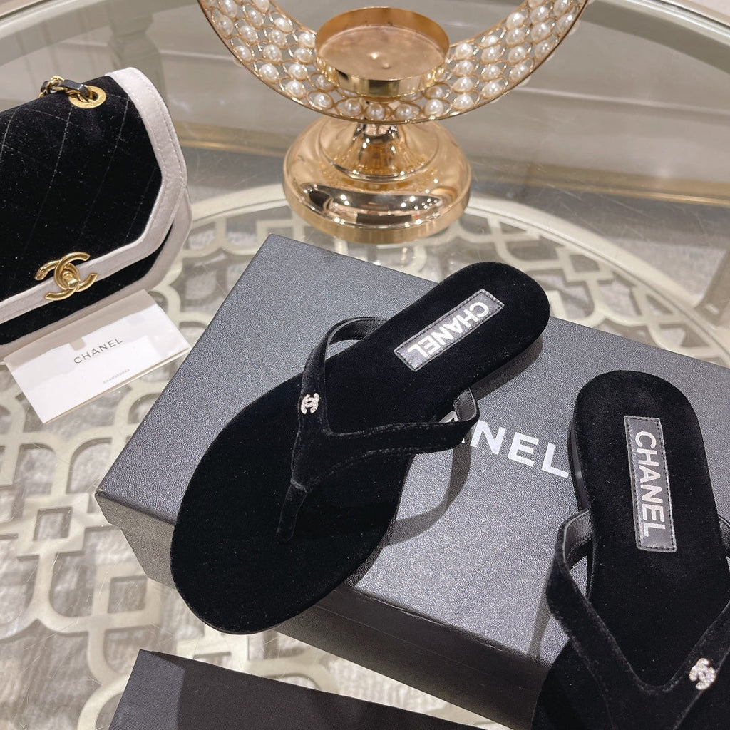 CHANEL Double  Velvet Flip Flop Thongs Black