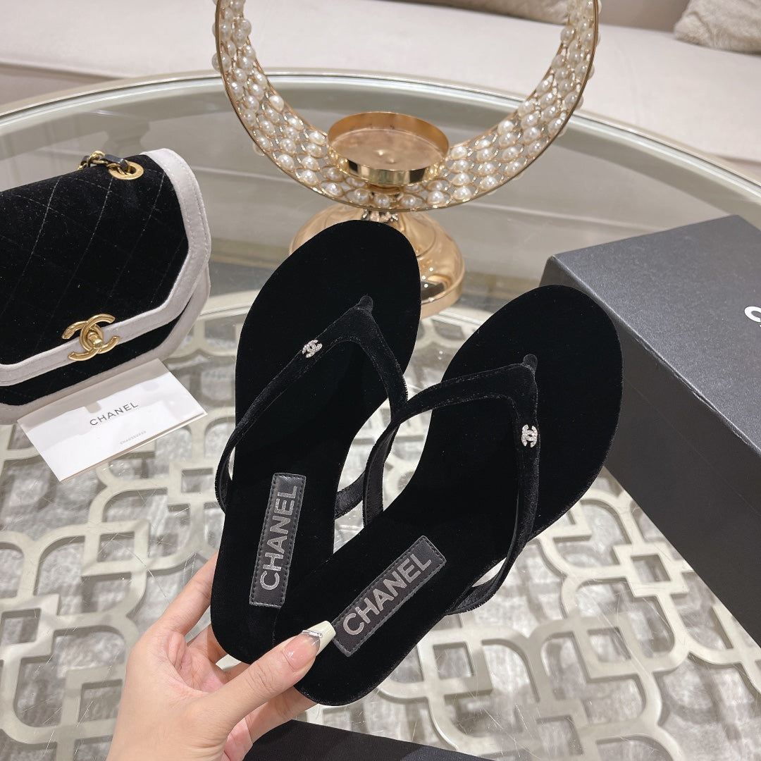 CHANEL Double  Velvet Flip Flop Thongs Black