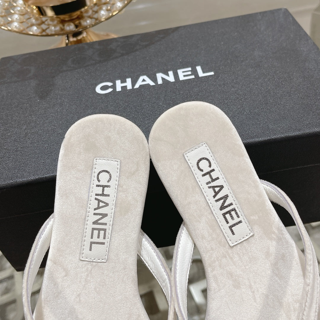 CHANEL Double  Flip Flop Thongs White Sheepskin