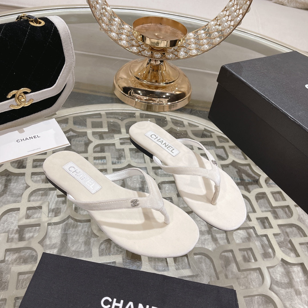 CHANEL Double  Flip Flop Thongs White Sheepskin