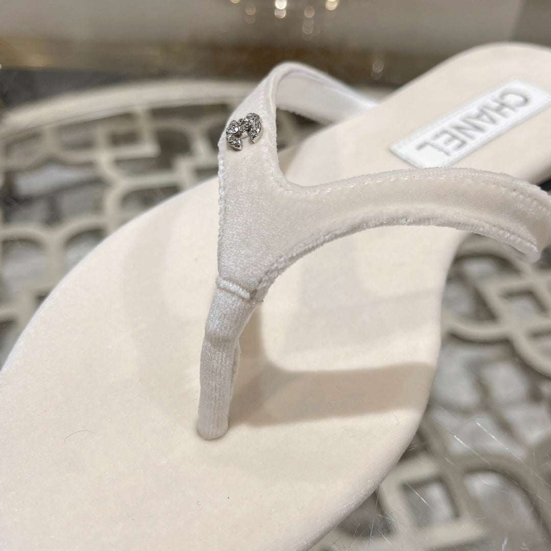 CHANEL Double  Flip Flop Thongs White Sheepskin