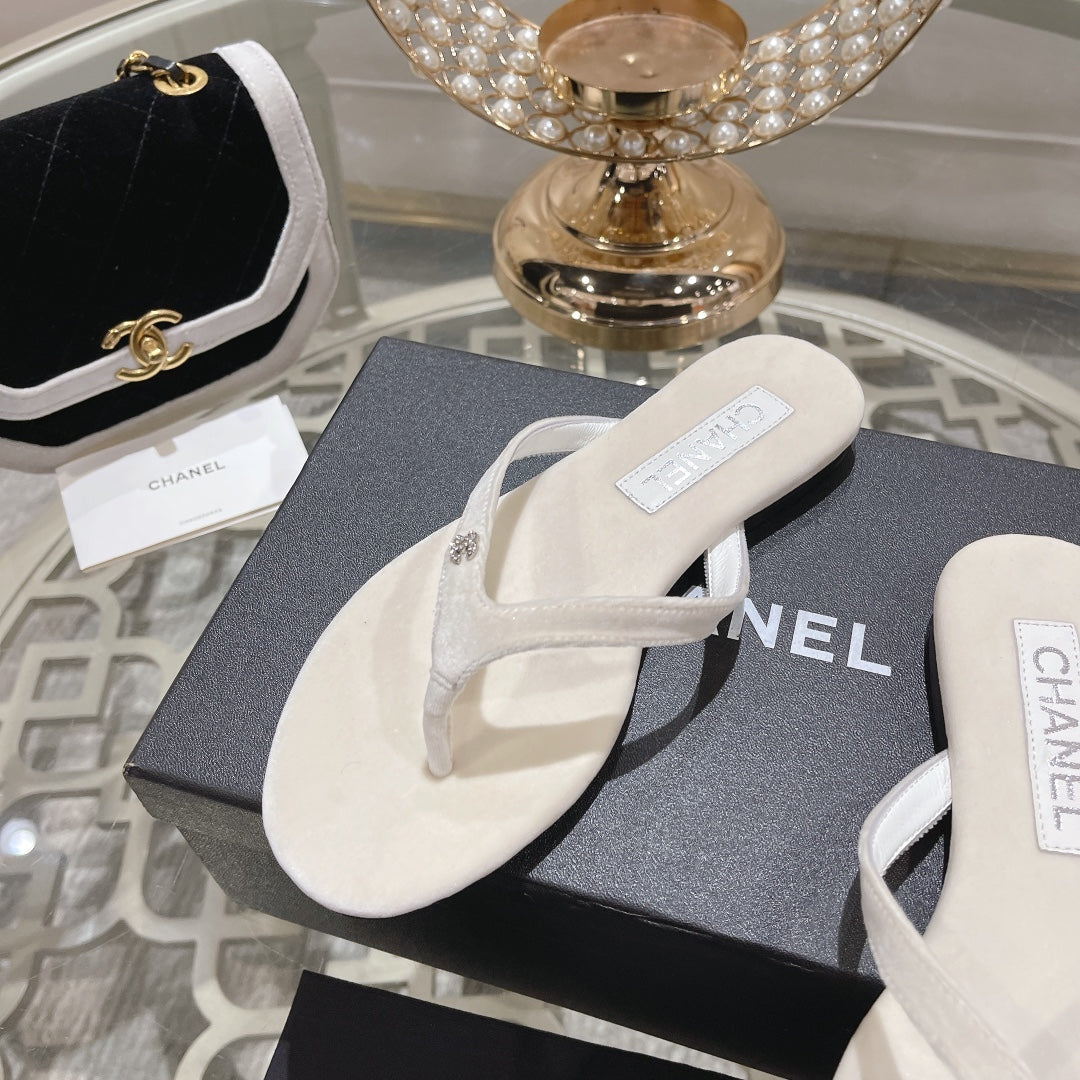 CHANEL Double  Flip Flop Thongs White Sheepskin