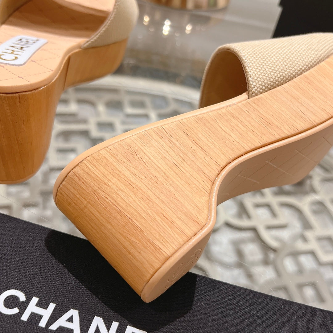 CHANEL WEDGE PLATFORM IN BEIGE CREAM LAMBSKIN WITH WHITE LOGO