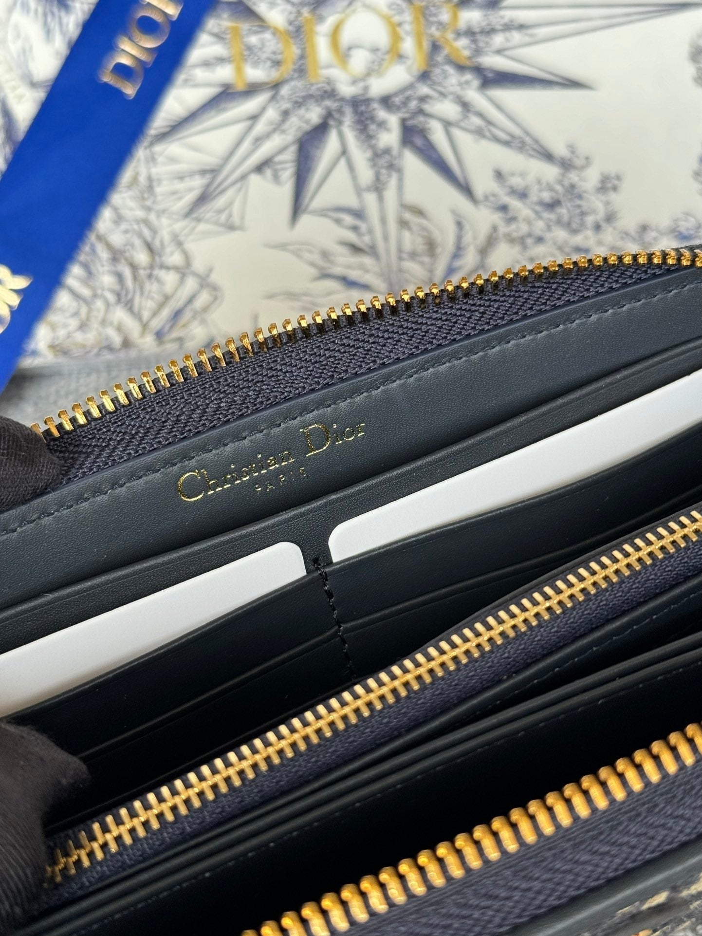 DIOR MONTAIGNE VOYAGEUR LONG WALLET 20 IN BLACK MONOGRAM OBLIQUE JACQUARD