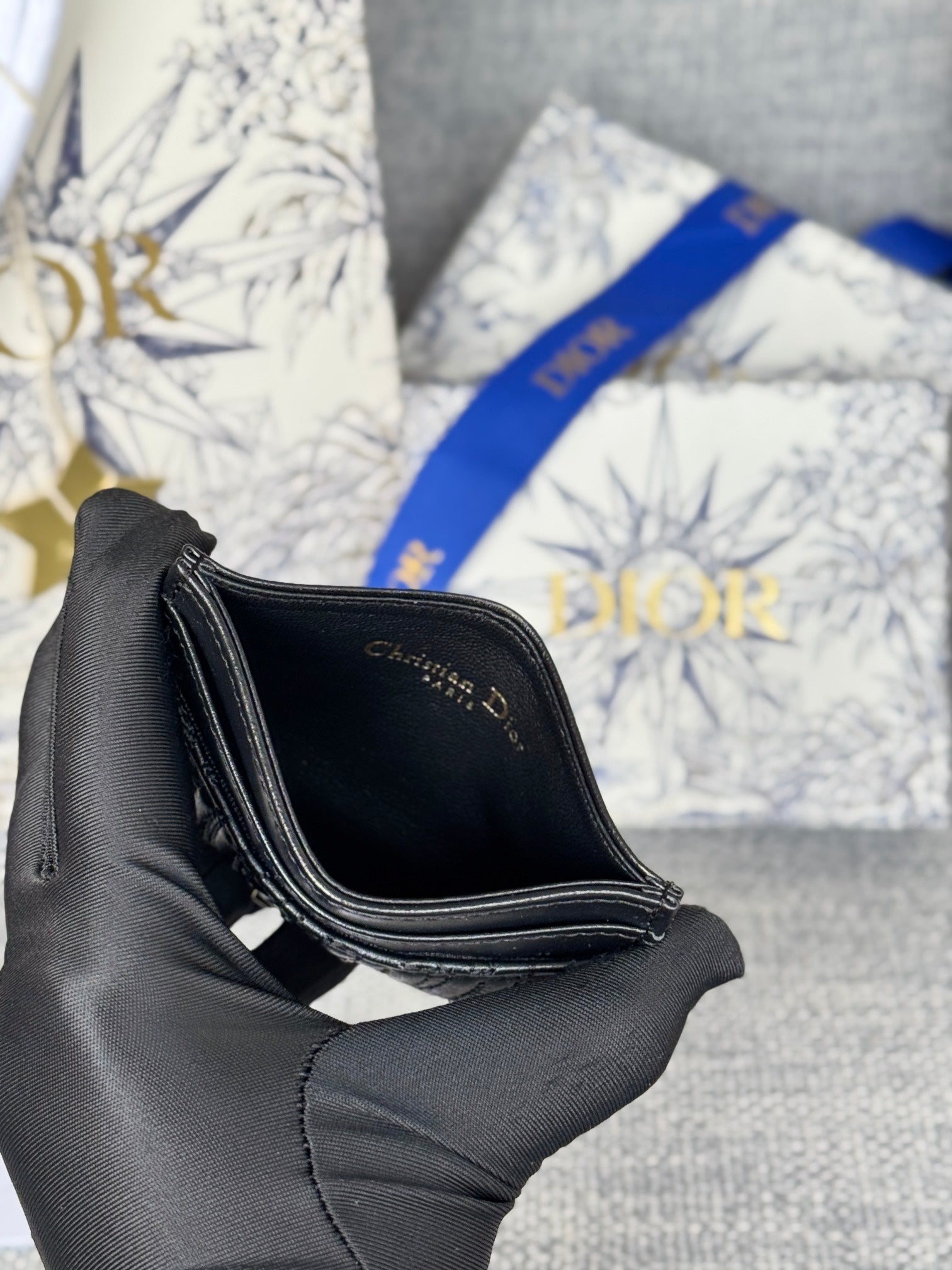 DIOR FREESIA CARD HOLDER 10 IN BLACK QUILTED ALLOVER CALFSKIN