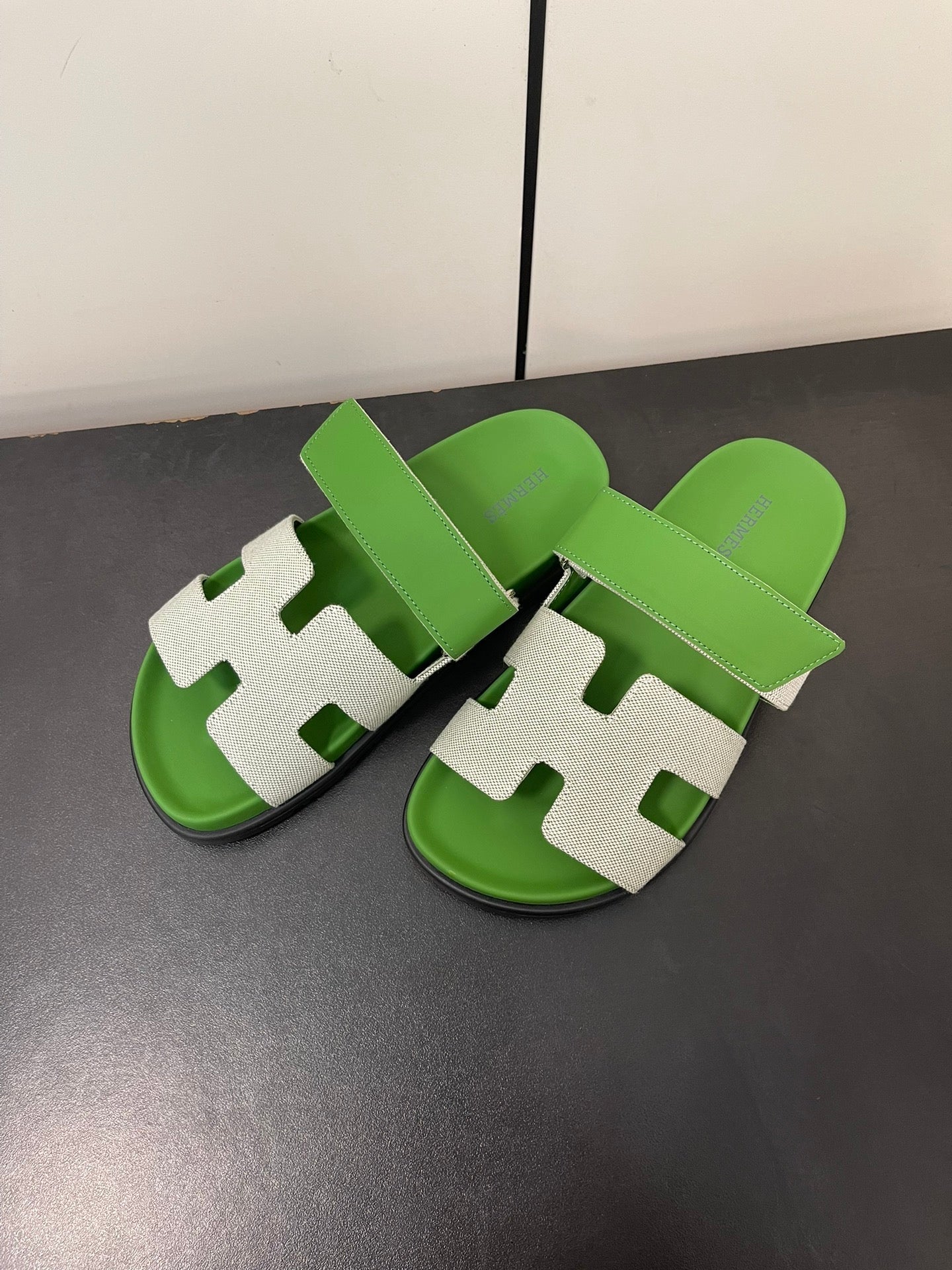 HERMES CHYPRE SANDAL GREEN MIX CREAM CALFSKIN