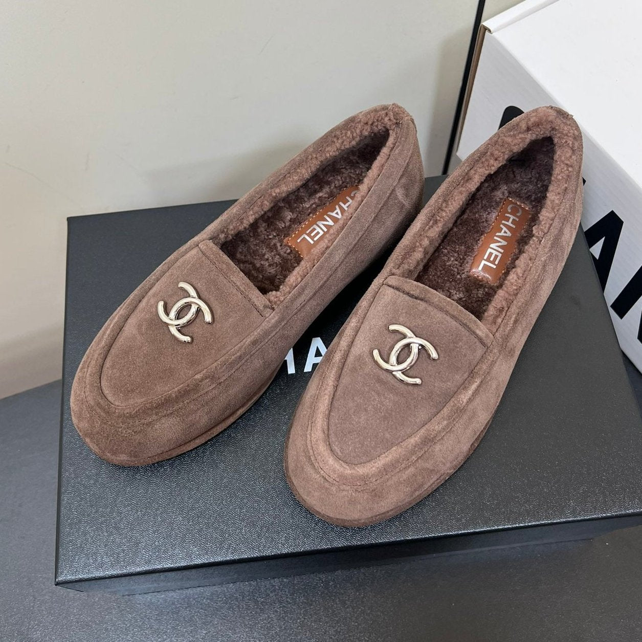 CHANEL LOAFER IN PENNY BROWN SUEDE AND SOLF FLEECE LINING