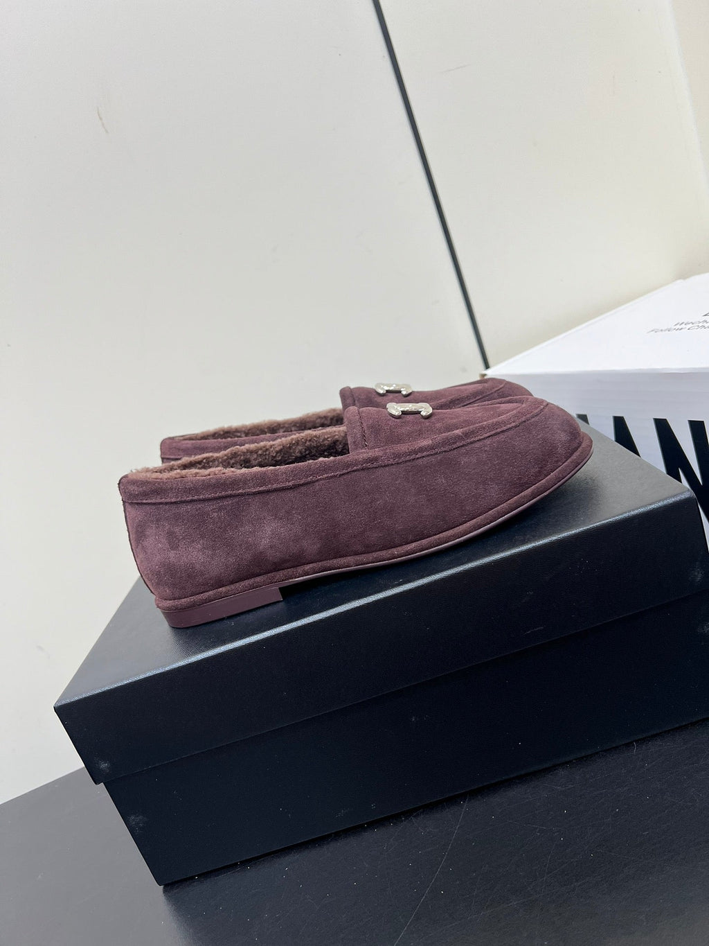 CHANEL LOAFER IN CHESTNUT BROWN SUEDE AND SOLF FLEECE LINING