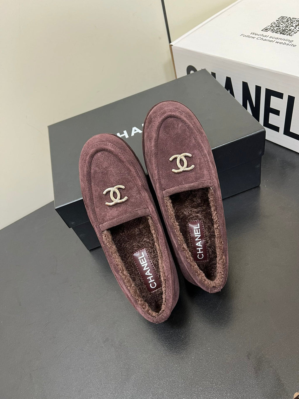 CHANEL LOAFER IN CHESTNUT BROWN SUEDE AND SOLF FLEECE LINING