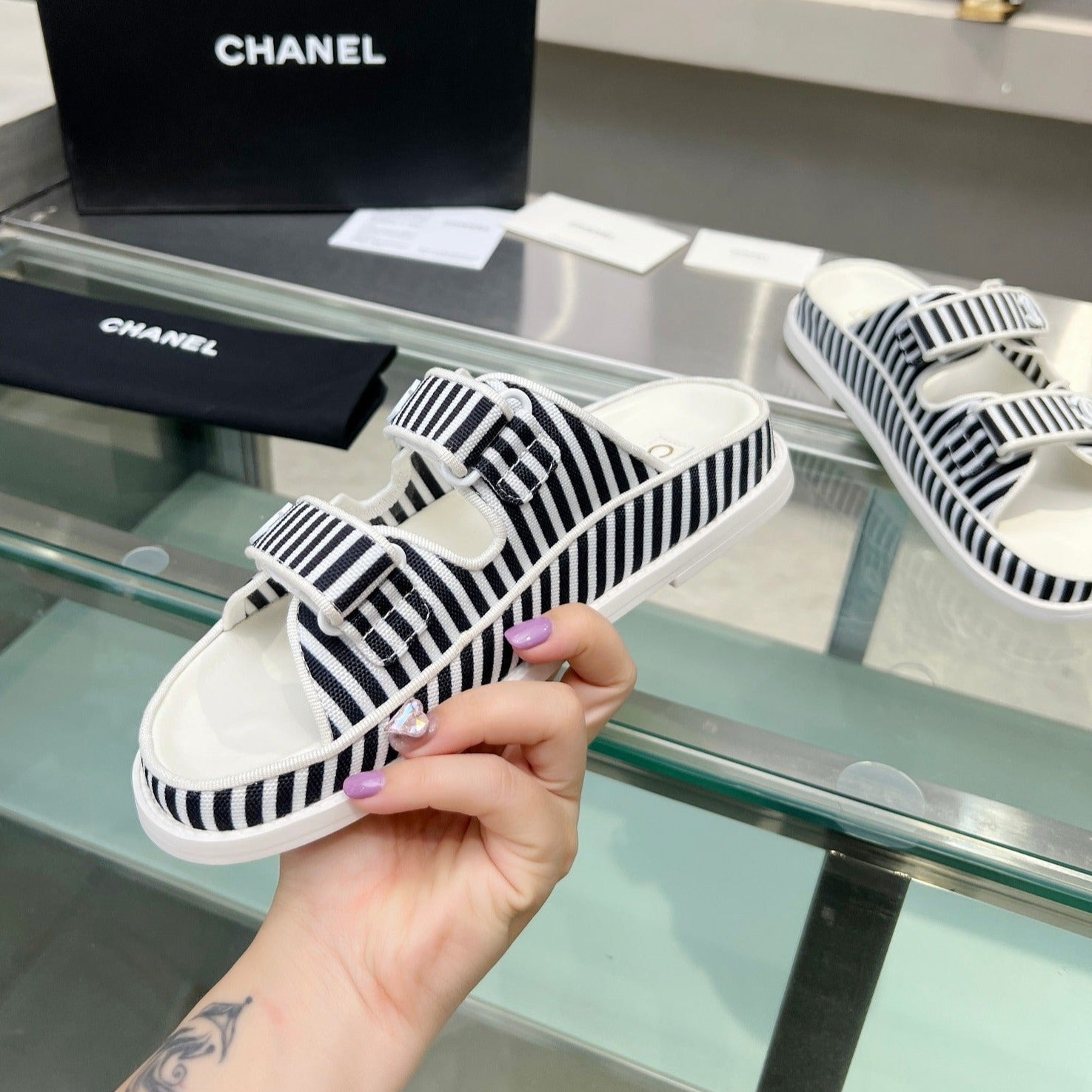 CHANEL Women's Stripes Casual  Flat Sandals Black White