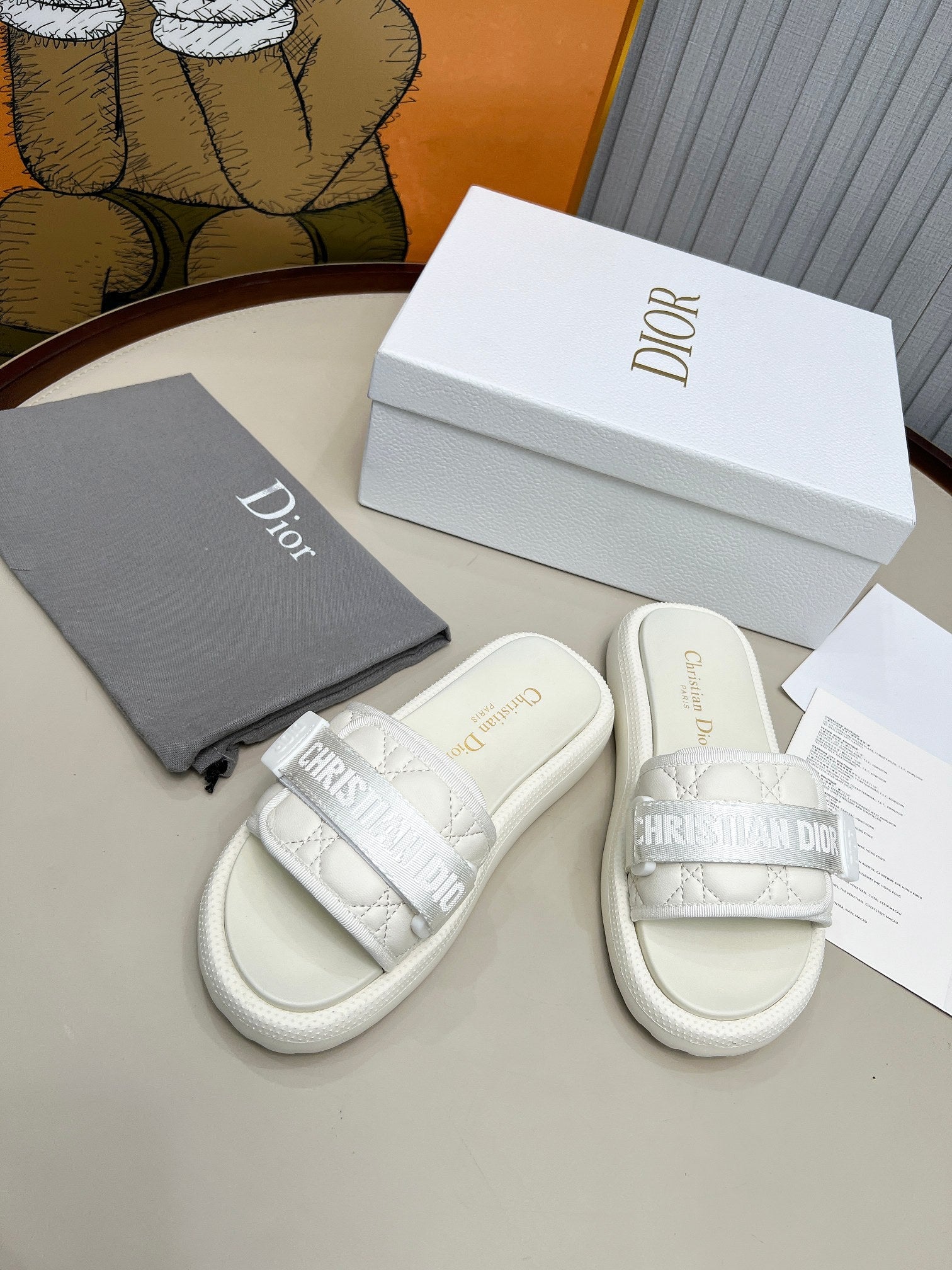 DIOR PLATFORM SLIDES 25S 50MM IN WHITE CALFSKIN AND ELECTRIC FABRIC