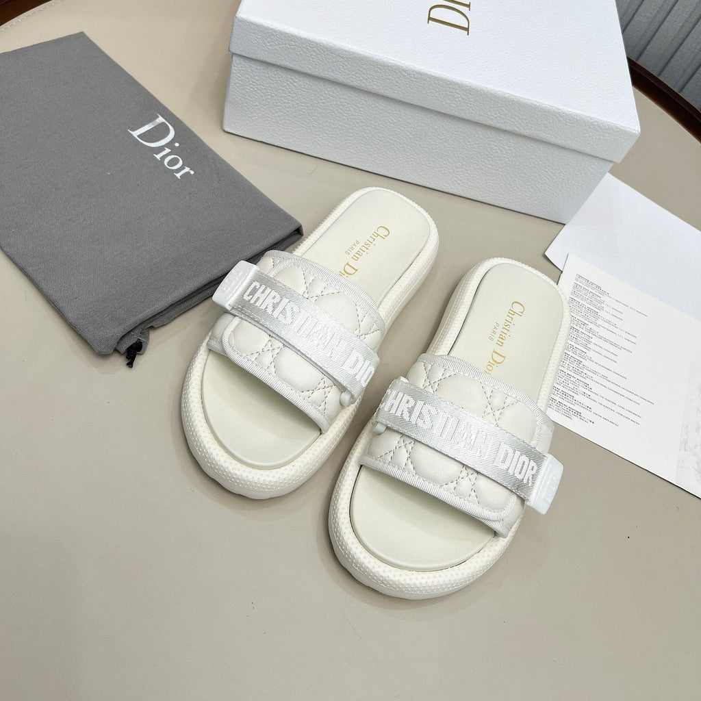 DIOR PLATFORM SLIDES 25S 50MM IN WHITE CALFSKIN AND ELECTRIC FABRIC