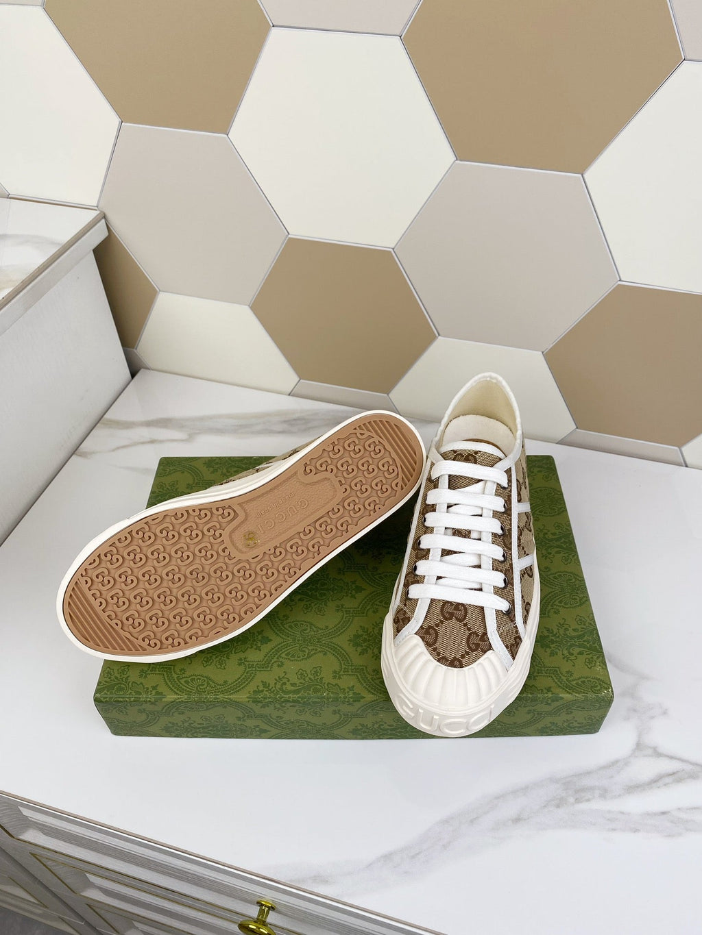 GUCCI JULIO SNEAKER WITH WEB BROWN PATTERNED CANVAS