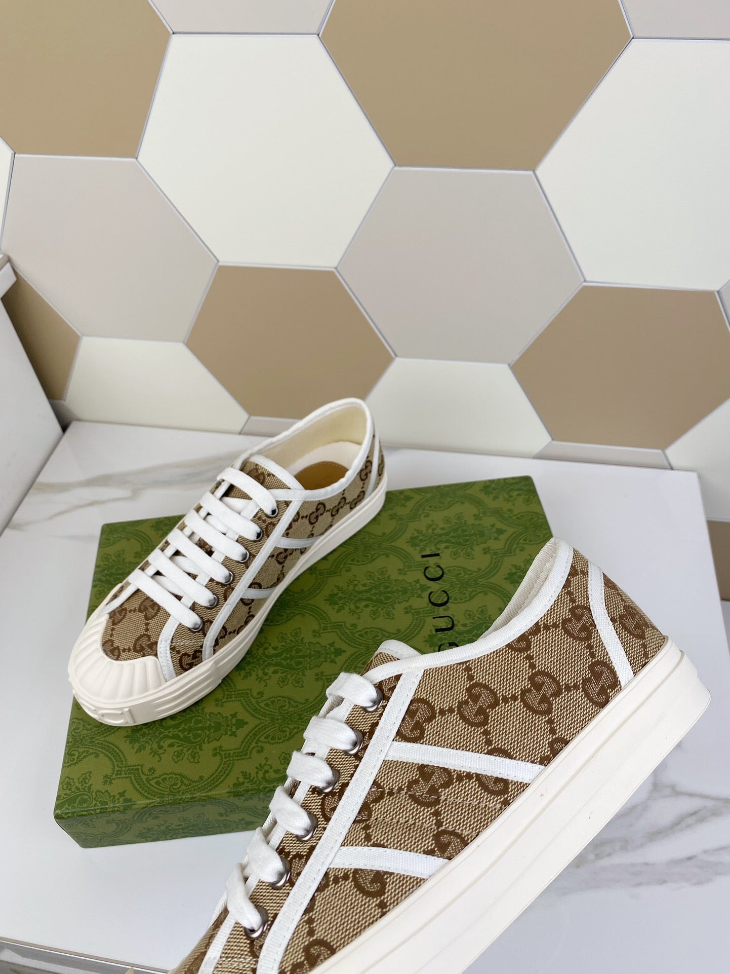 GUCCI JULIO SNEAKER WITH WEB BROWN PATTERNED CANVAS