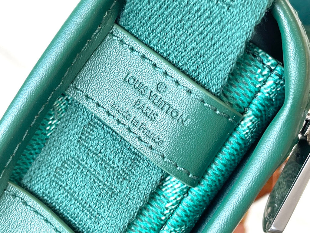 LOUIS VUITTON BOSPHORE WEARABLE WALLET 19 IN GREEN MONOGRAM HERITAGE CANVAS