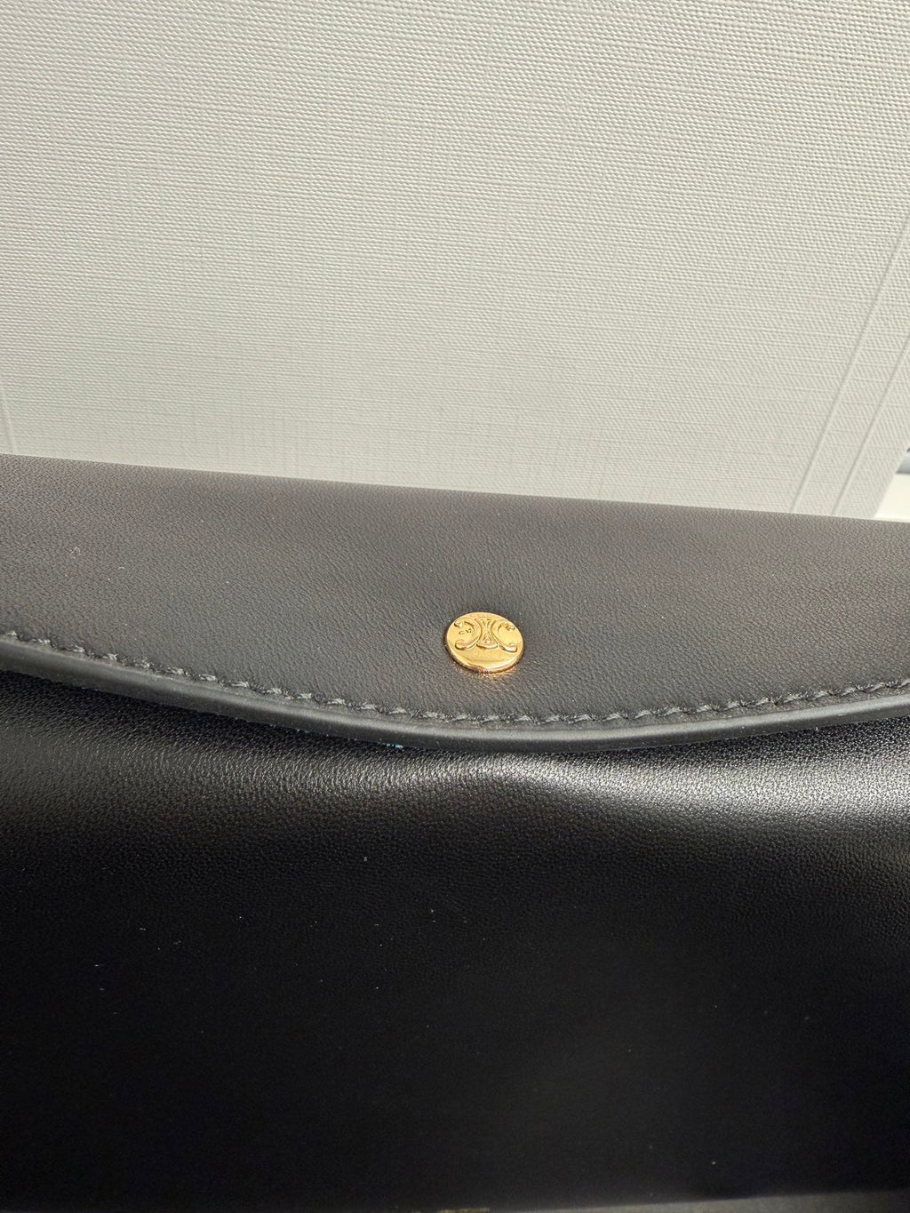CELINE 25S TRIO FLAP 22MM IN BLACK SMOOTH LAMBSKIN GOLD HARDWARE