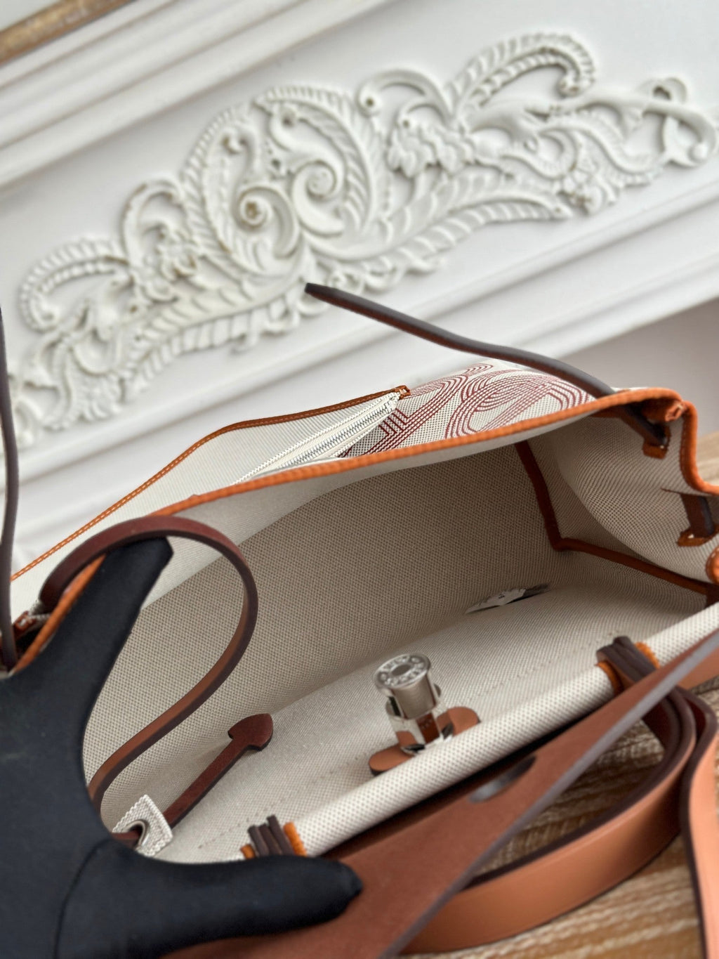 HERMES HERBAG ZIP 31 LAQUERED BAG IN OFF-WHITE MIX RED H PLUME CANVAS
