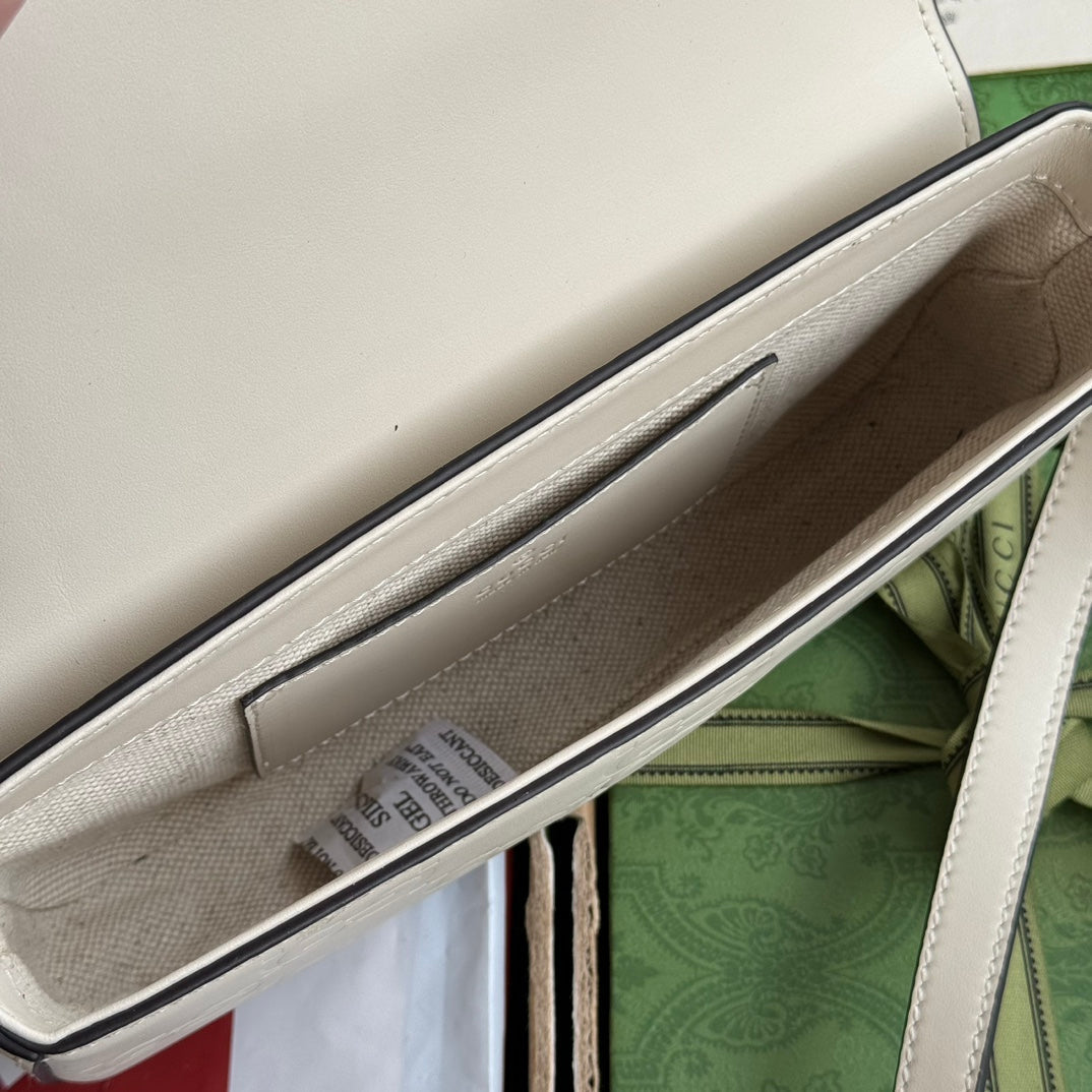 GUCCI SUPER MINI SHOULDER BAG 21 IN WHITE EMBOSSED CALFSKIN