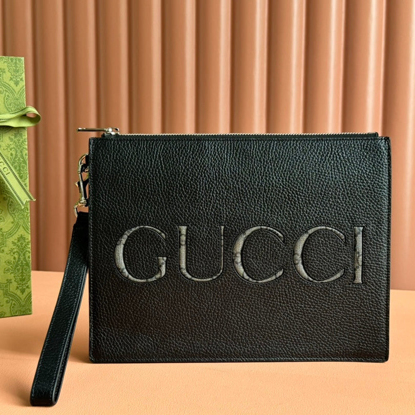 GUCCI POUCH 28 IN BLACK SMOOTH CALFSKIN INLAID LOGO