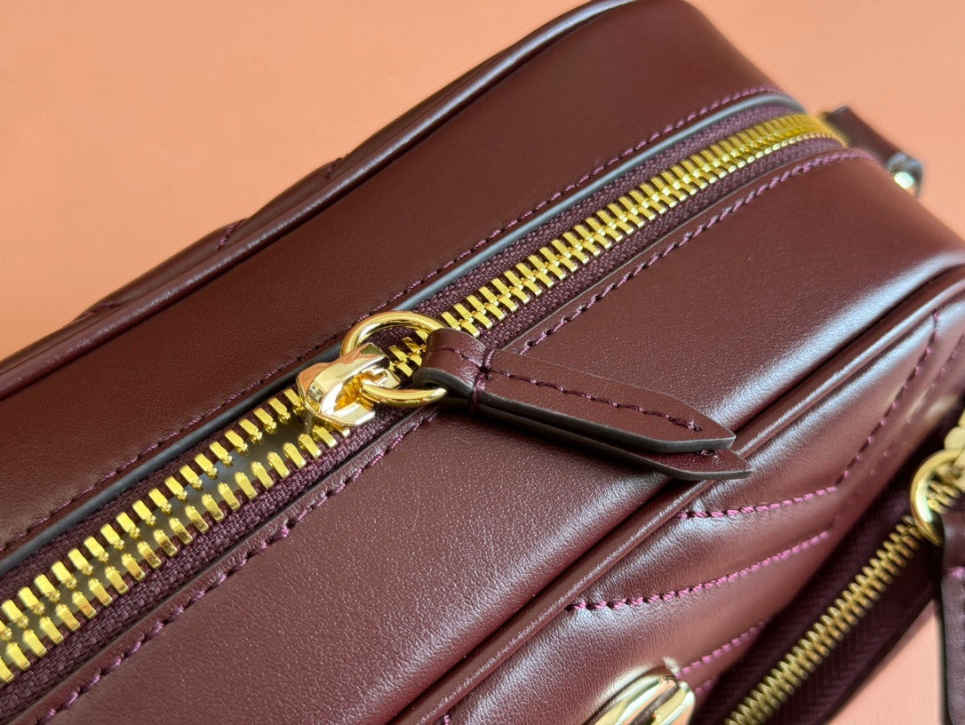 GUCCI MARMONT SMALL SHOULDER BAG 24 IN WINE RED CALFSKIN GOLD HARDWARE