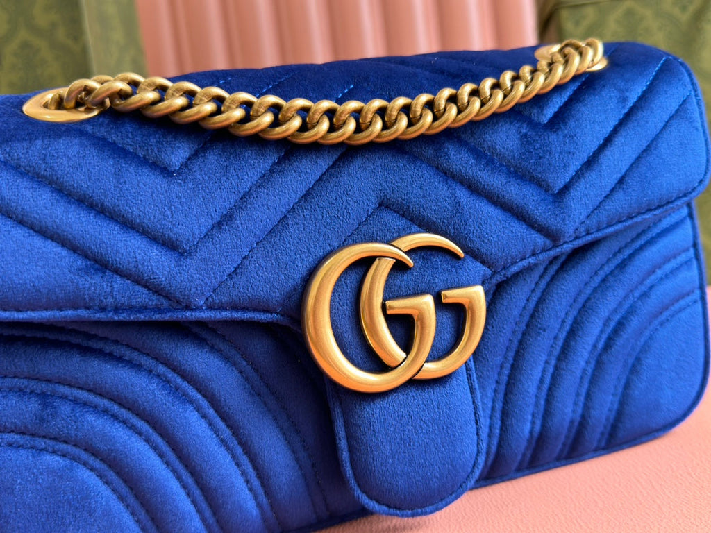 GUCCI 25S  MARMONT 26 CM IN DARK BLUE VELVET WITH GOLD HARDWARE