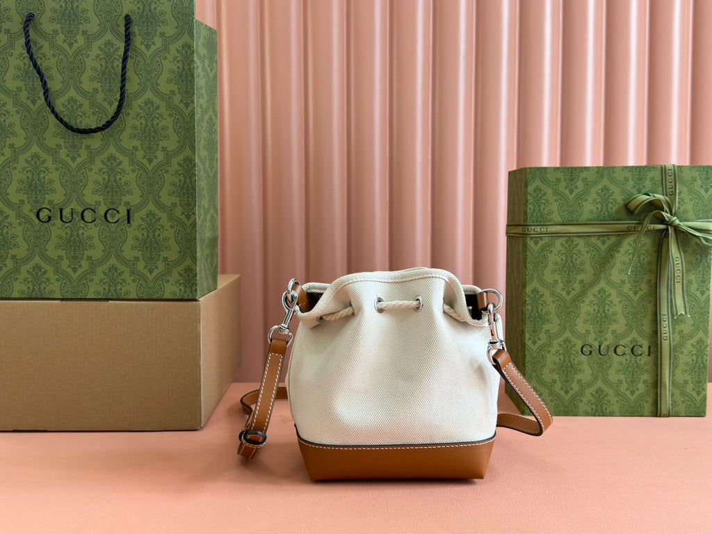 GUCCI SMALL DRAWSTRING SHOULDER BAG 21 IN WHITE CANVAS BROWN CALFSKIN