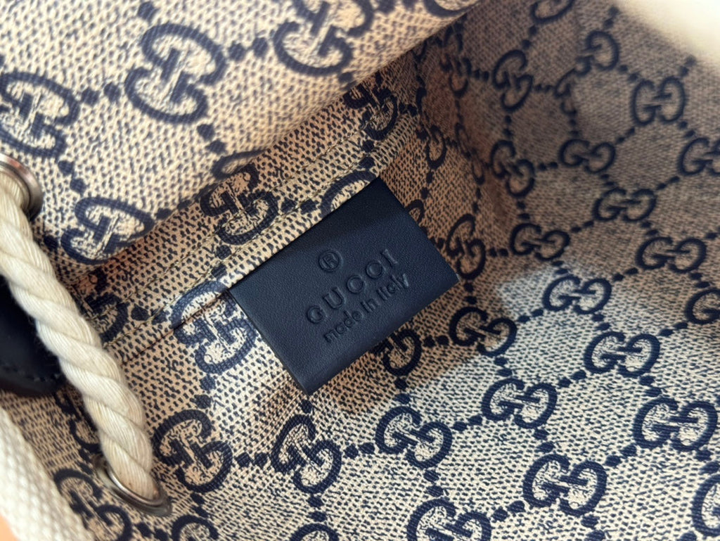 GUCCI SMALL DRAWSTRING SHOULDER BAG 21 IN WHITE CANVAS DARK BLUE CALFSKIN