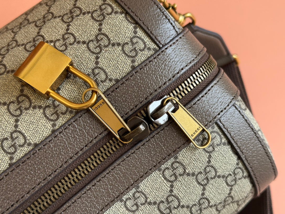 GUCCI SAVOY MEDIUM DUFFLE BAG 44 IN BEIGE AND EBONY  SUPREME CANVAS