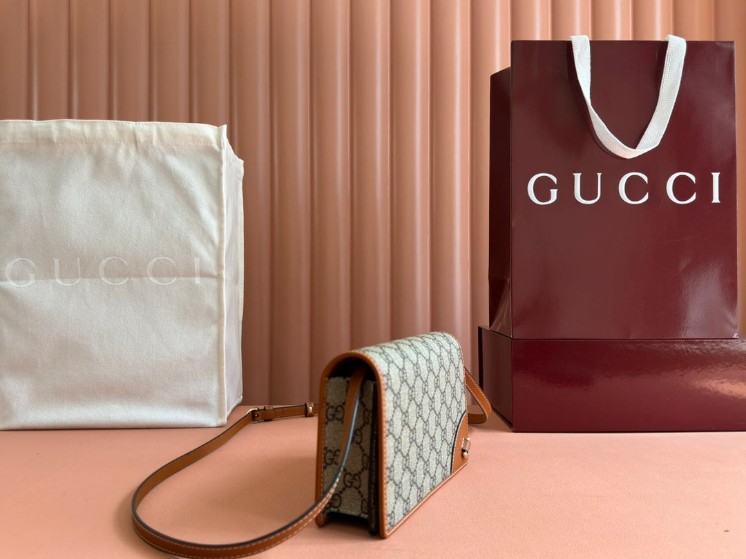 GUCCI EMBLEM WALLET  MONOGRAM 20 IN BEIGE AND DARK BROWN  CALFSKIN