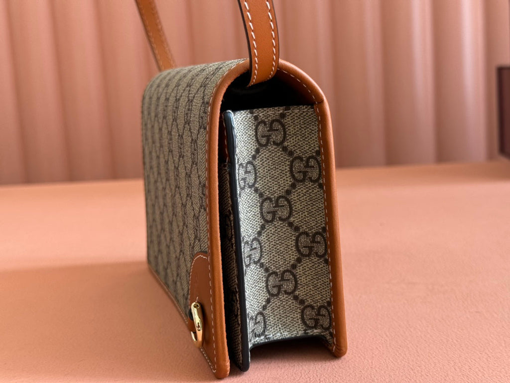 GUCCI EMBLEM WALLET  MONOGRAM 20 IN BEIGE AND DARK BROWN  CALFSKIN