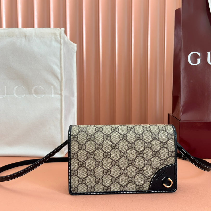 GUCCI EMBLEM WALLET  MONOGRAM 20 IN DARK BROWN AND BLACK CALFSKIN