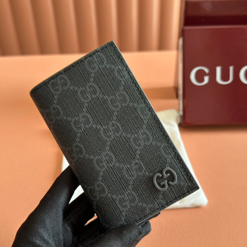 GUCCI INTERIOR  PASSPORT CASE 12 IN GREY CALFSKIN