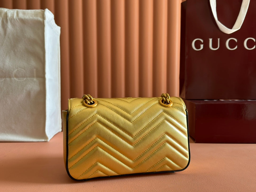 GUCCI MARMONT MEDIUM SHOUDER BAG 23 IN YELLOW GLOSSY CALFSKIN