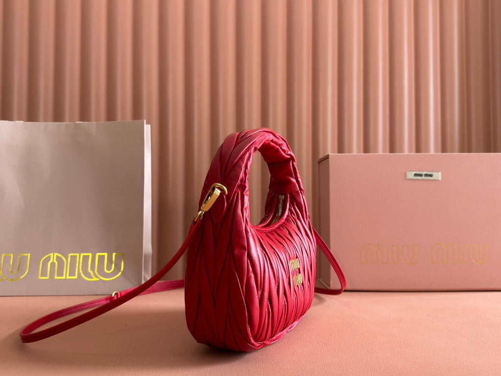 WANDER MATELASSÉ HANDBAG 23 IN CERISE RED LAMBSKIN