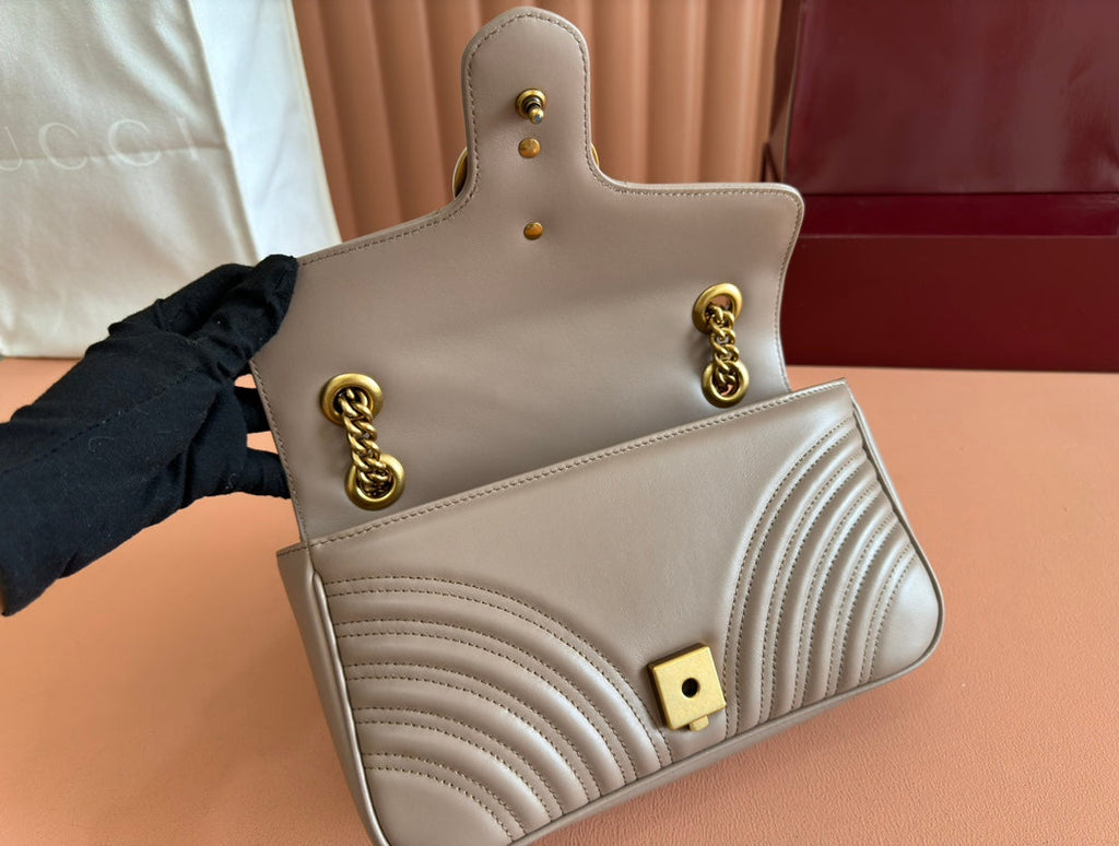 GUCCI MARMONT MATELASSÉ LARGE 26 BAG BEIGE CALFSKIN