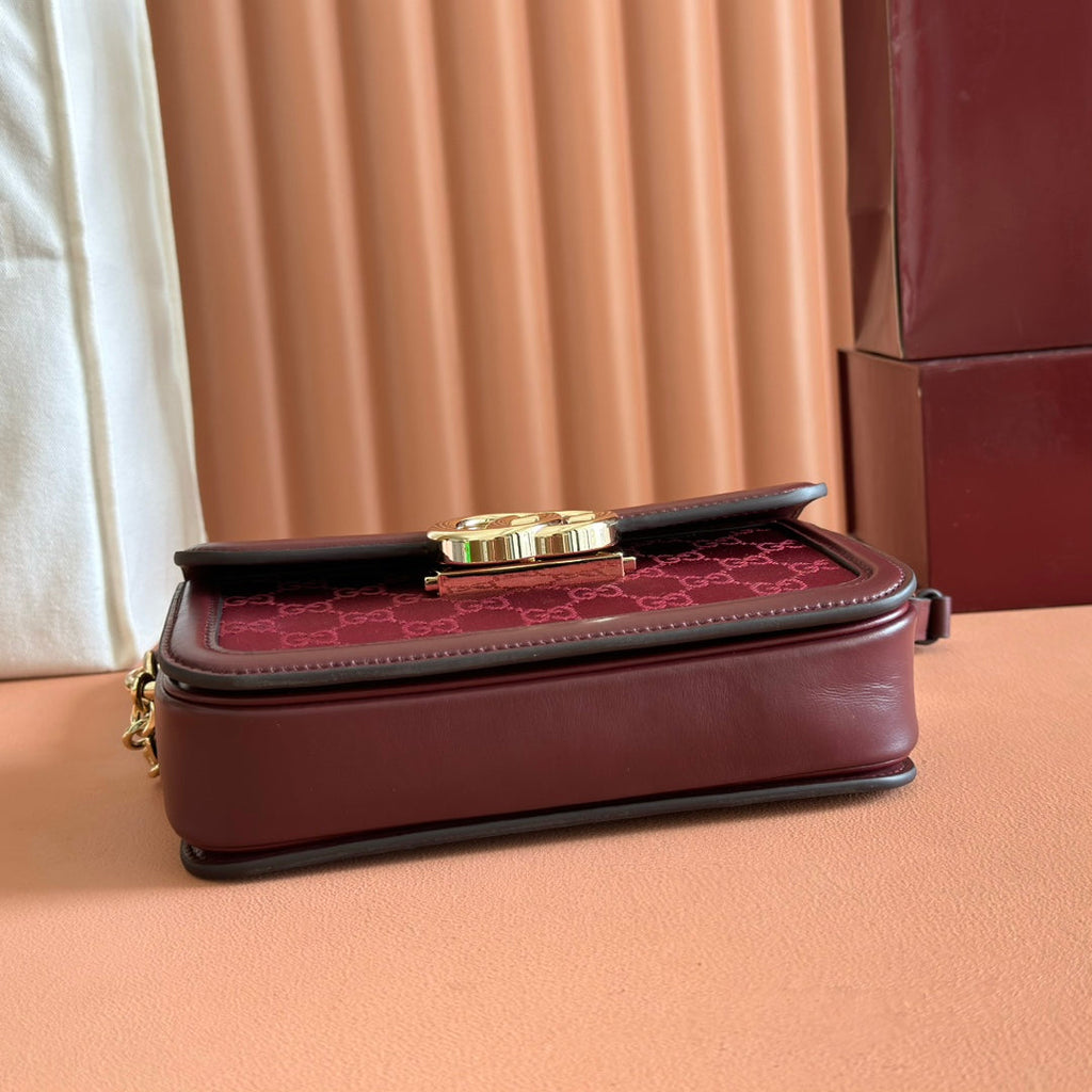 GUCCI GO SMALL SHOULDER BAG 21.5 IN ROSSO ANCORA RED  CANVAS